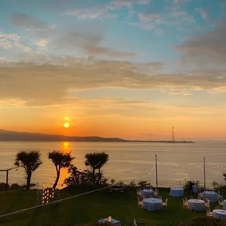 Altafiumara & Hotel 4*