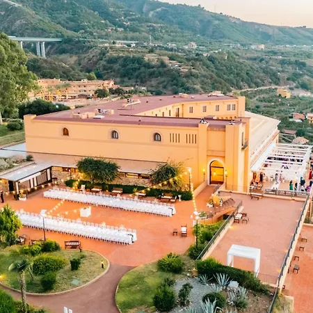 Altafiumara & 4* Villa San Giovanni
