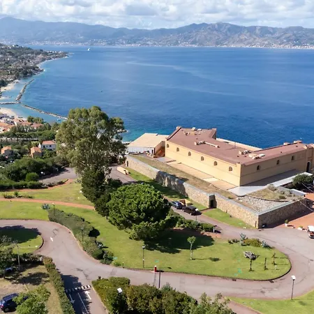 Altafiumara & Hotel 4*