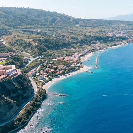 Hotel Altafiumara & 4*