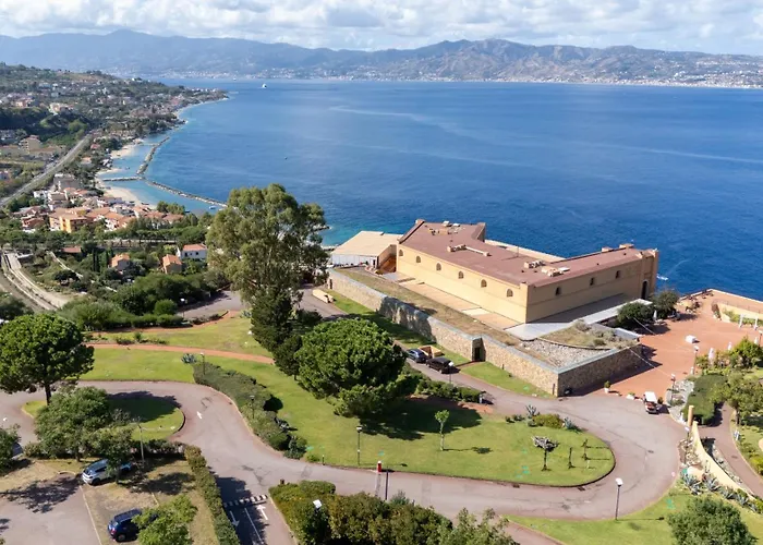 Altafiumara & Hotel 4*