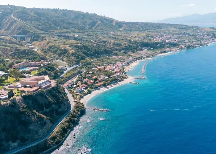 Hotel Altafiumara & 4*